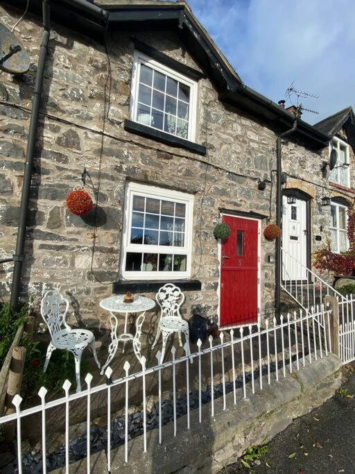 Maytree Cottage. Compact In Mid Wales. * Llanrhaeadr-ym-Mochnant